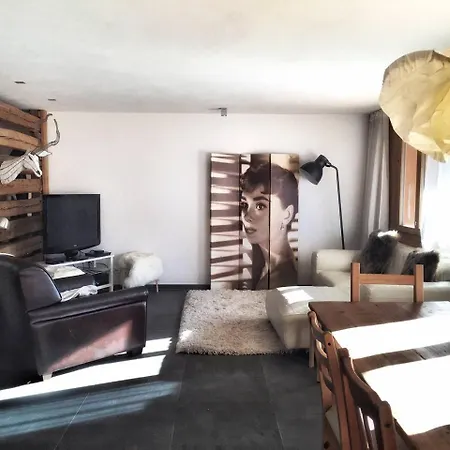 Gstaad Perfect Winter Luxury Flat With Great Views Апартаменты