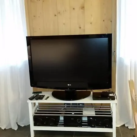 Gstaad Perfect Winter Luxury Flat With Great Views Занен